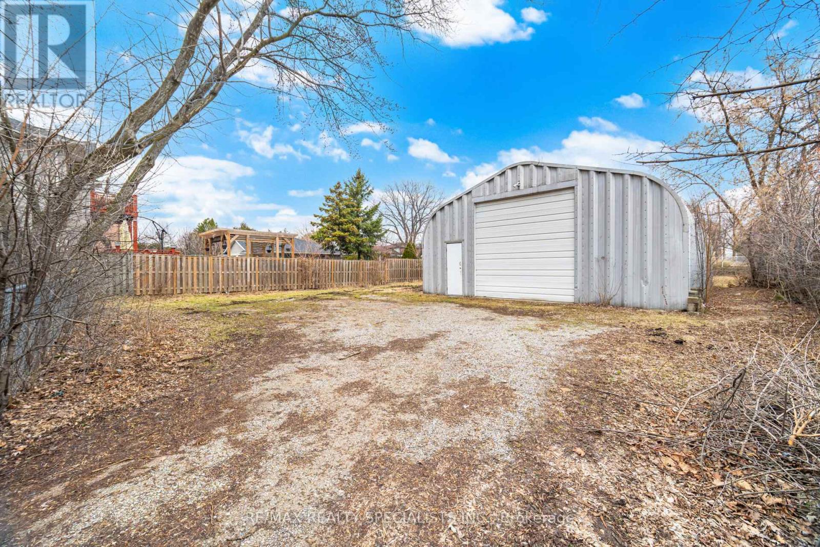 2131 CAWTHRA ROAD - 40