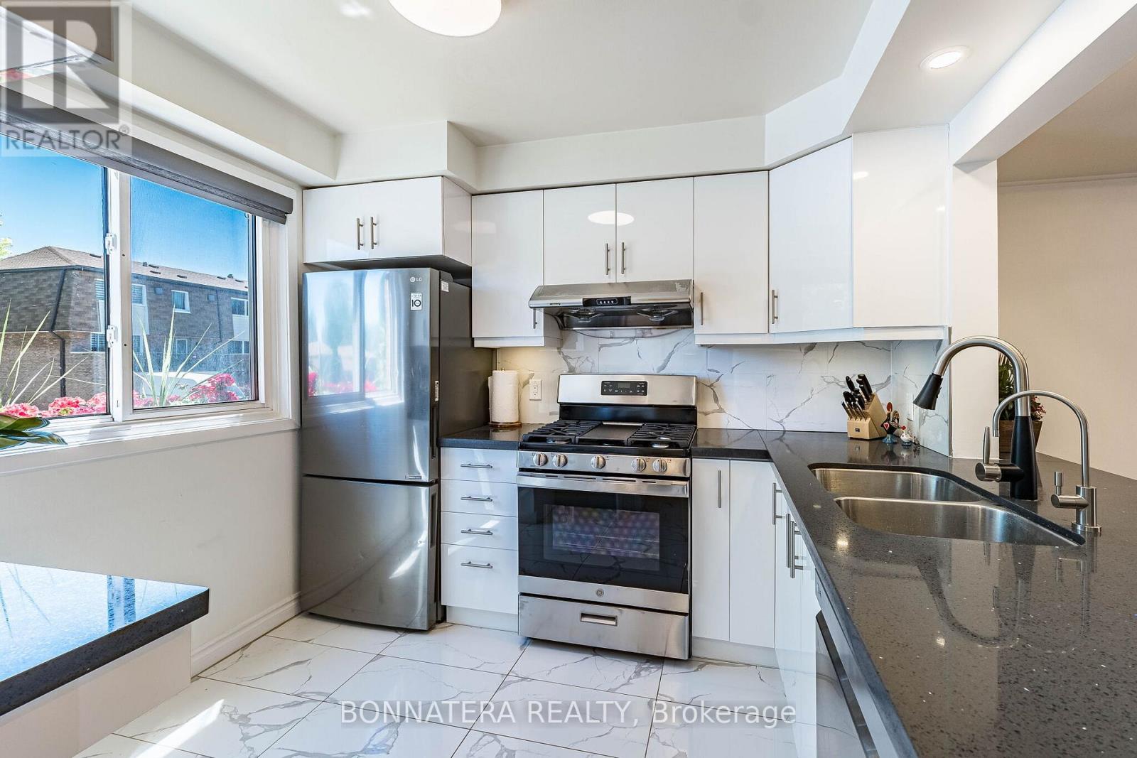 2097 MARINE DRIVE - 10