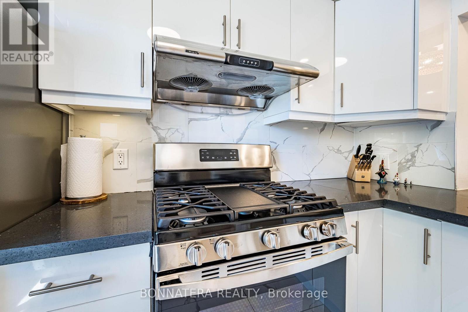 2097 MARINE DRIVE - 12