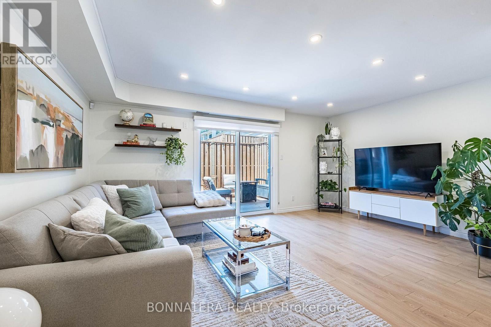 2097 MARINE DRIVE - 17