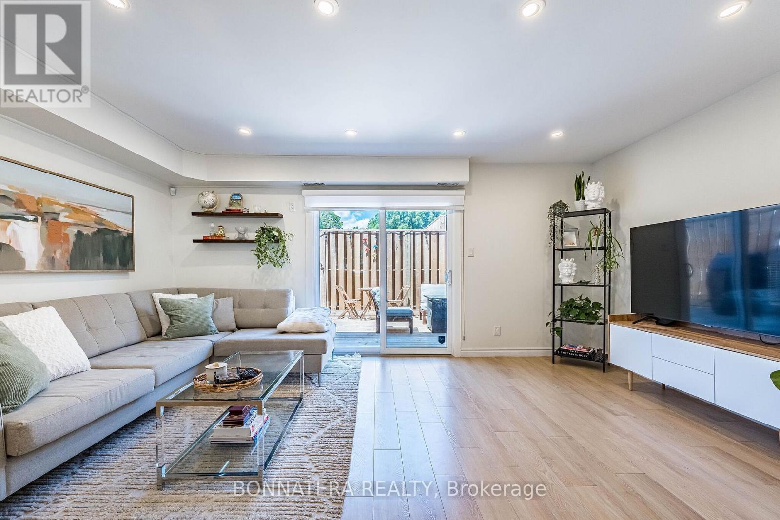2097 MARINE DRIVE - 19