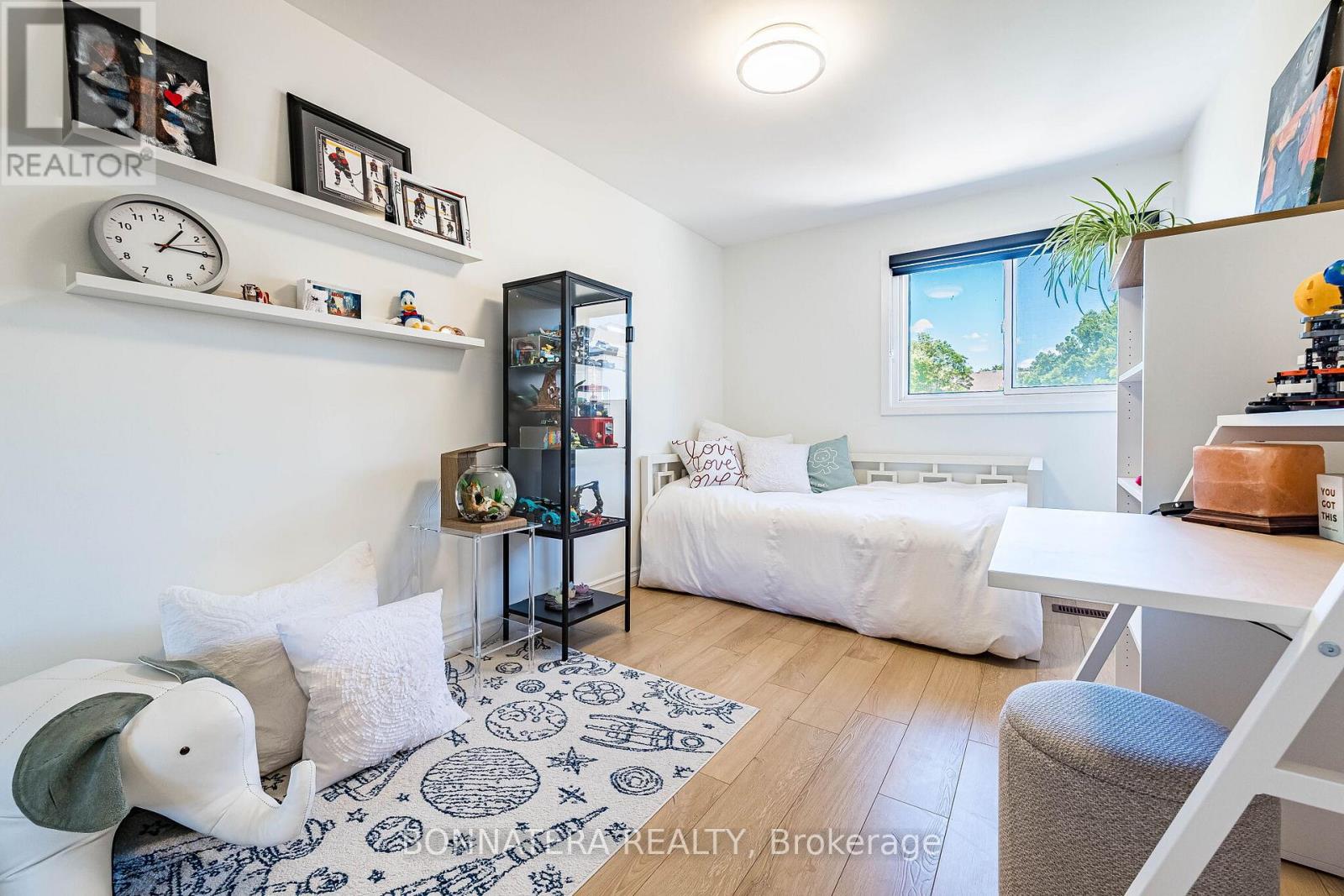 2097 MARINE DRIVE - 35