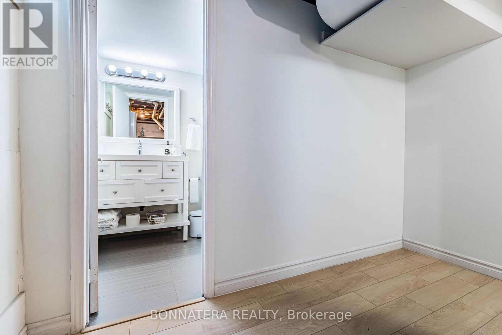 2097 MARINE DRIVE - 43