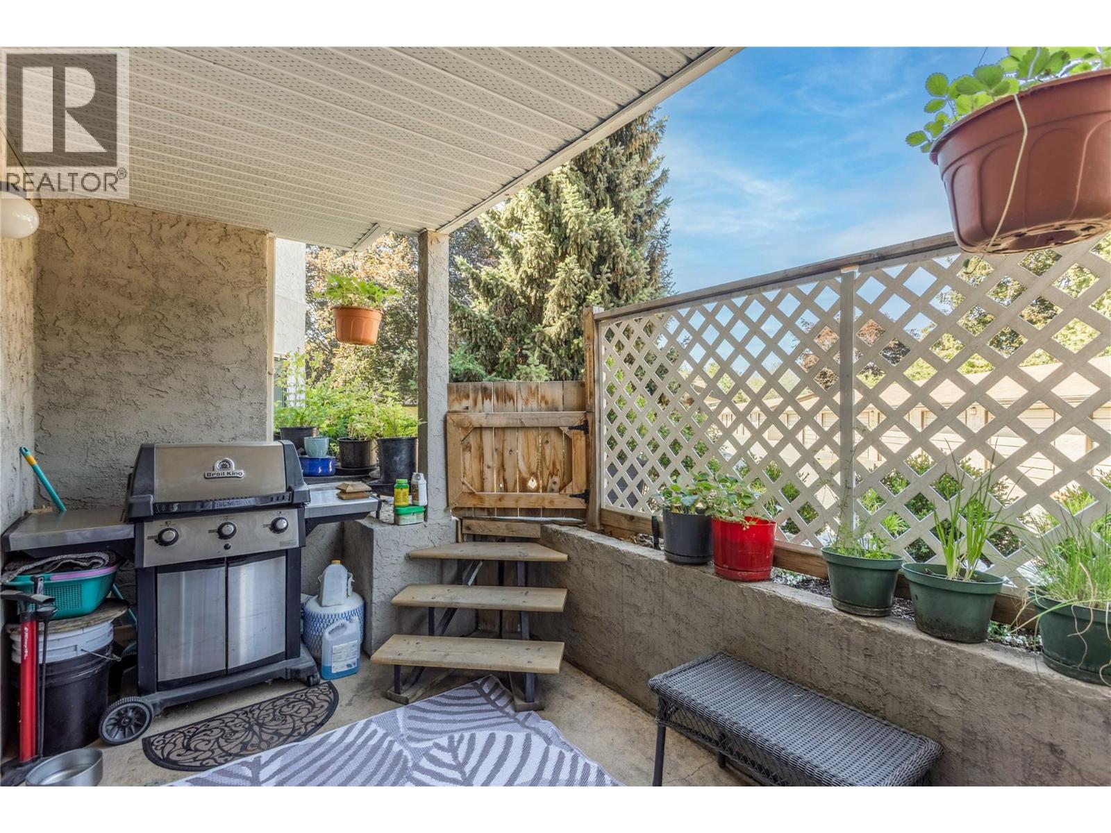 #186 3854 Gordon Drive - 18