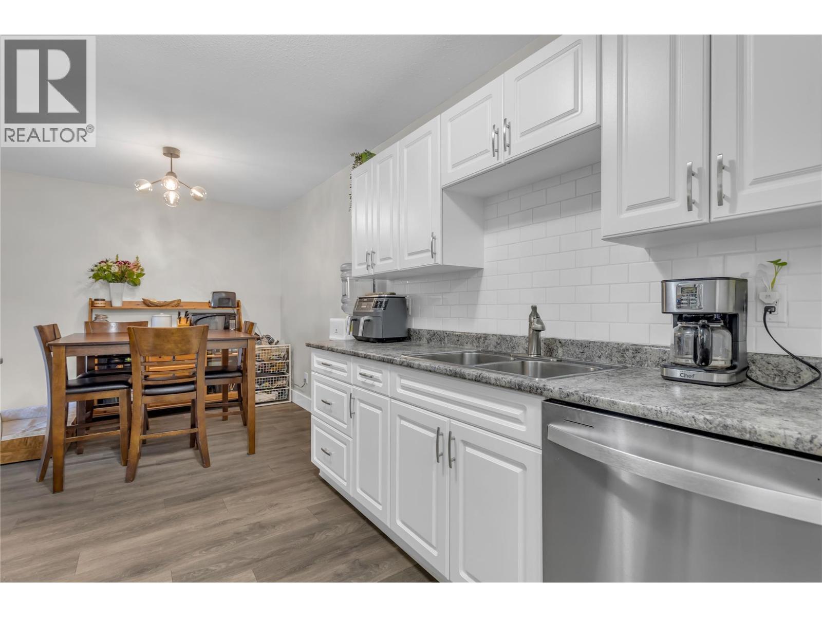 #186 3854 Gordon Drive - 7