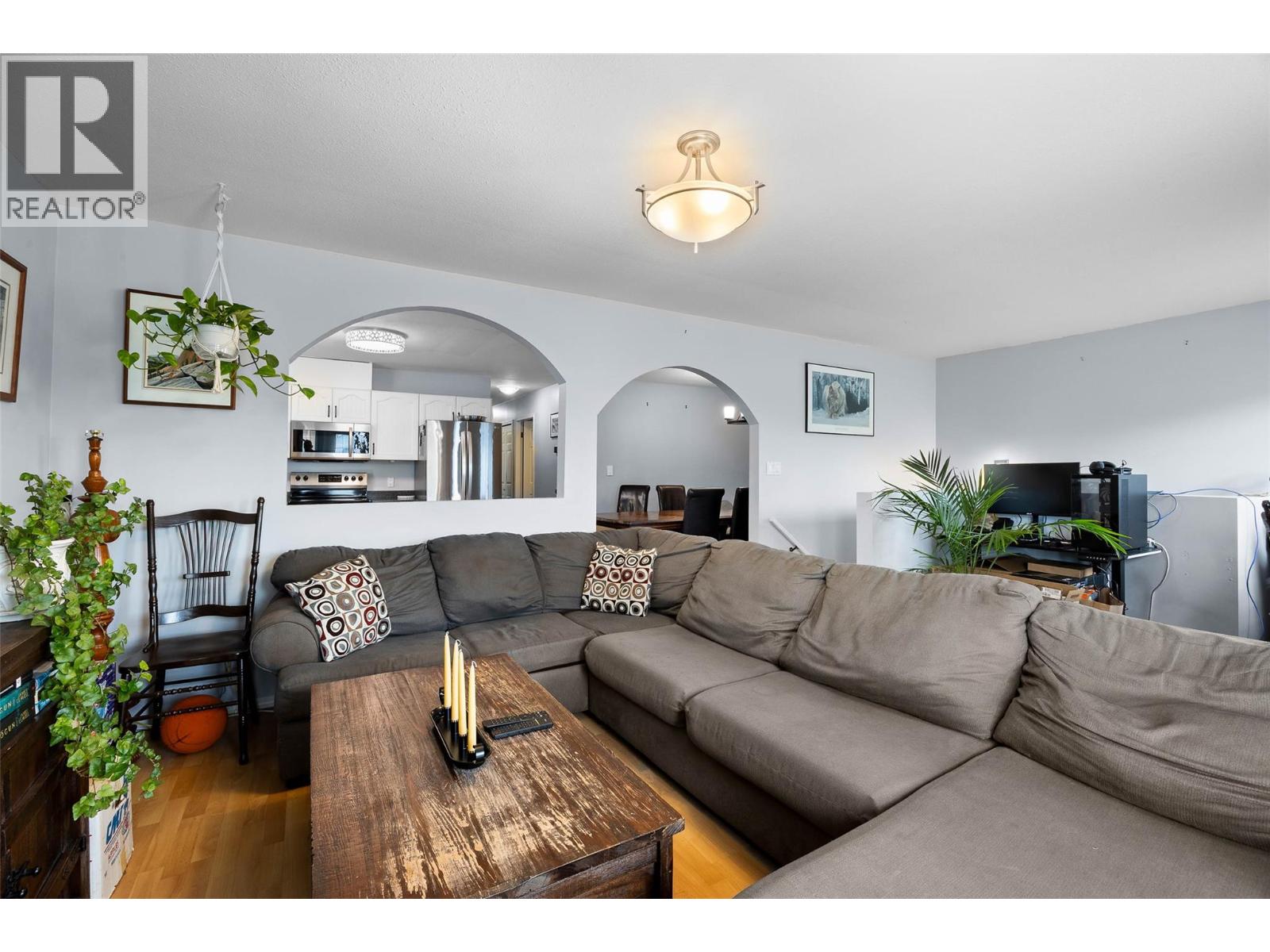 #5 685 SINGH Street - 11