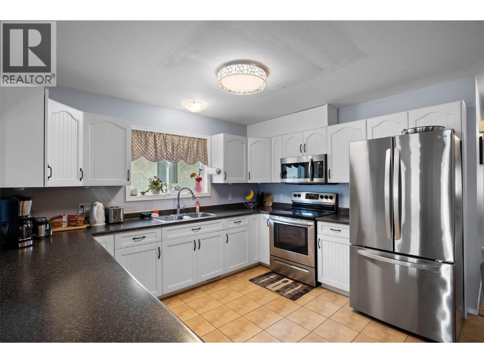 #5 685 SINGH Street - 13