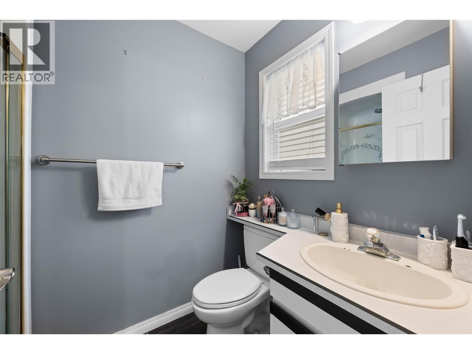 #5 685 SINGH Street - 17