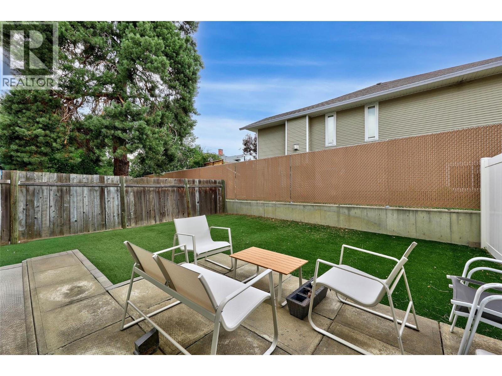 #5 685 SINGH Street - 33