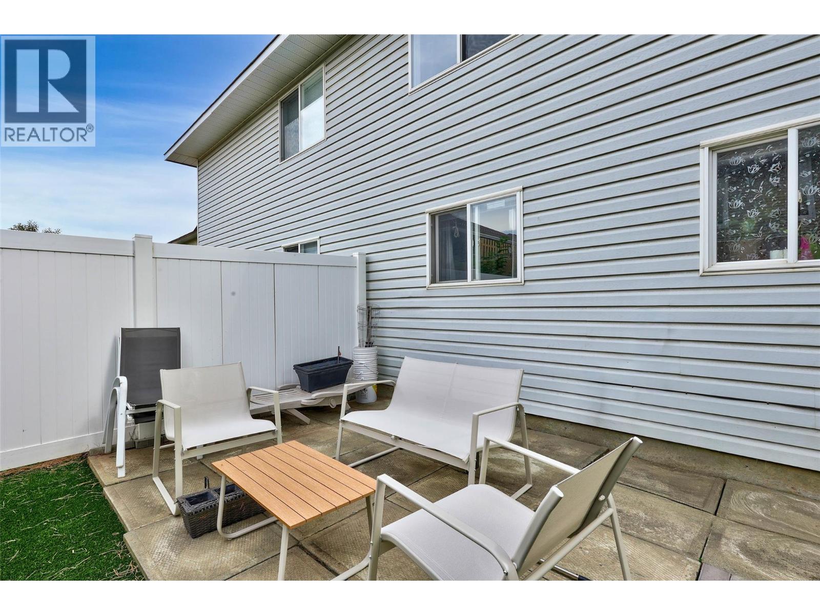 #5 685 SINGH Street - 34
