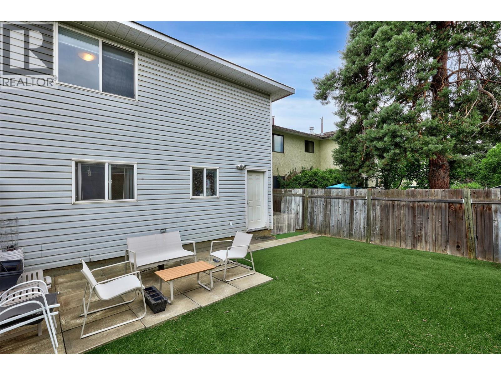 #5 685 SINGH Street - 35