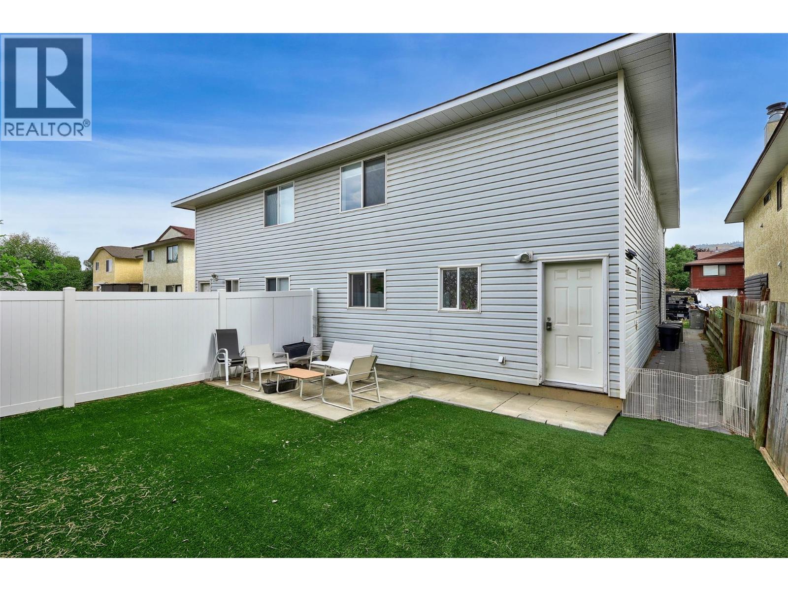 #5 685 SINGH Street - 36