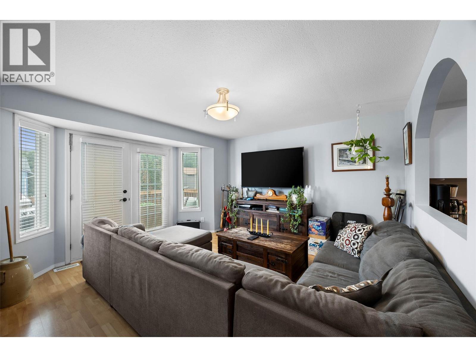 #5 685 SINGH Street - 6