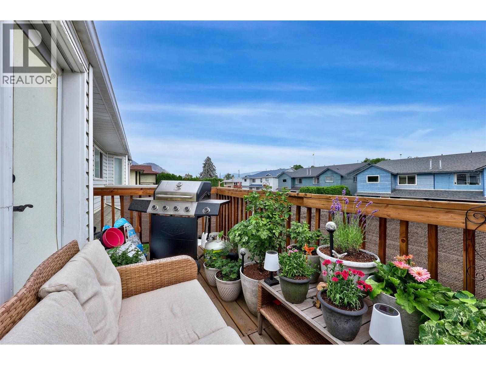 #5 685 SINGH Street - 8