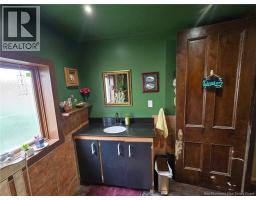 666 King, Bathurst, NB E2A1R1 Photo 25