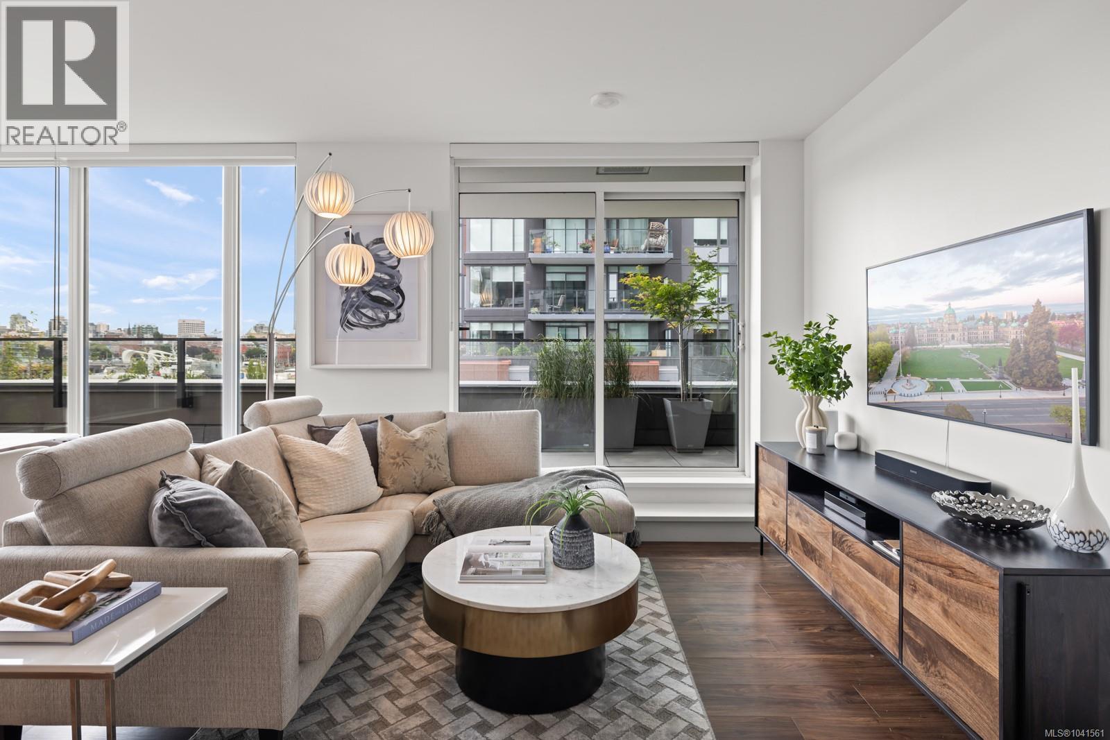 #303 369 Tyee Rd - 1