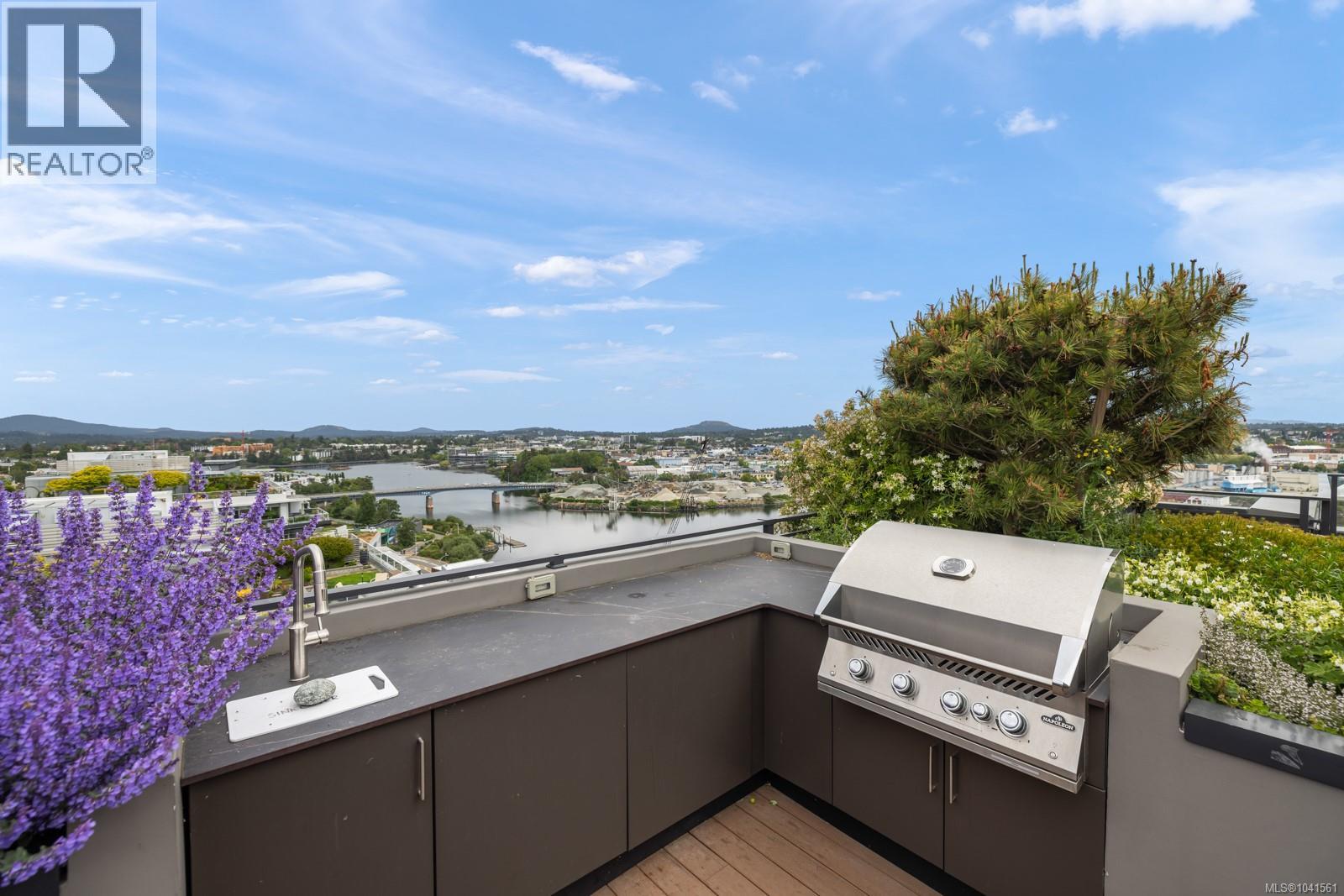 #303 369 Tyee Rd - 34