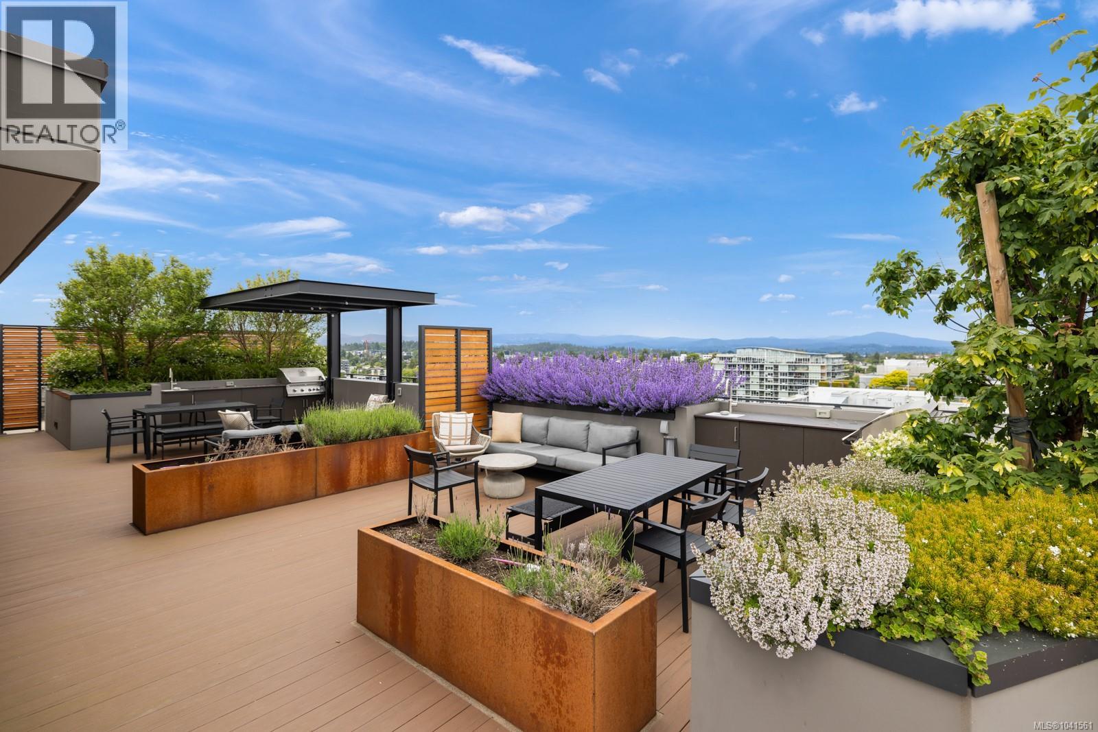 #303 369 Tyee Rd - 33