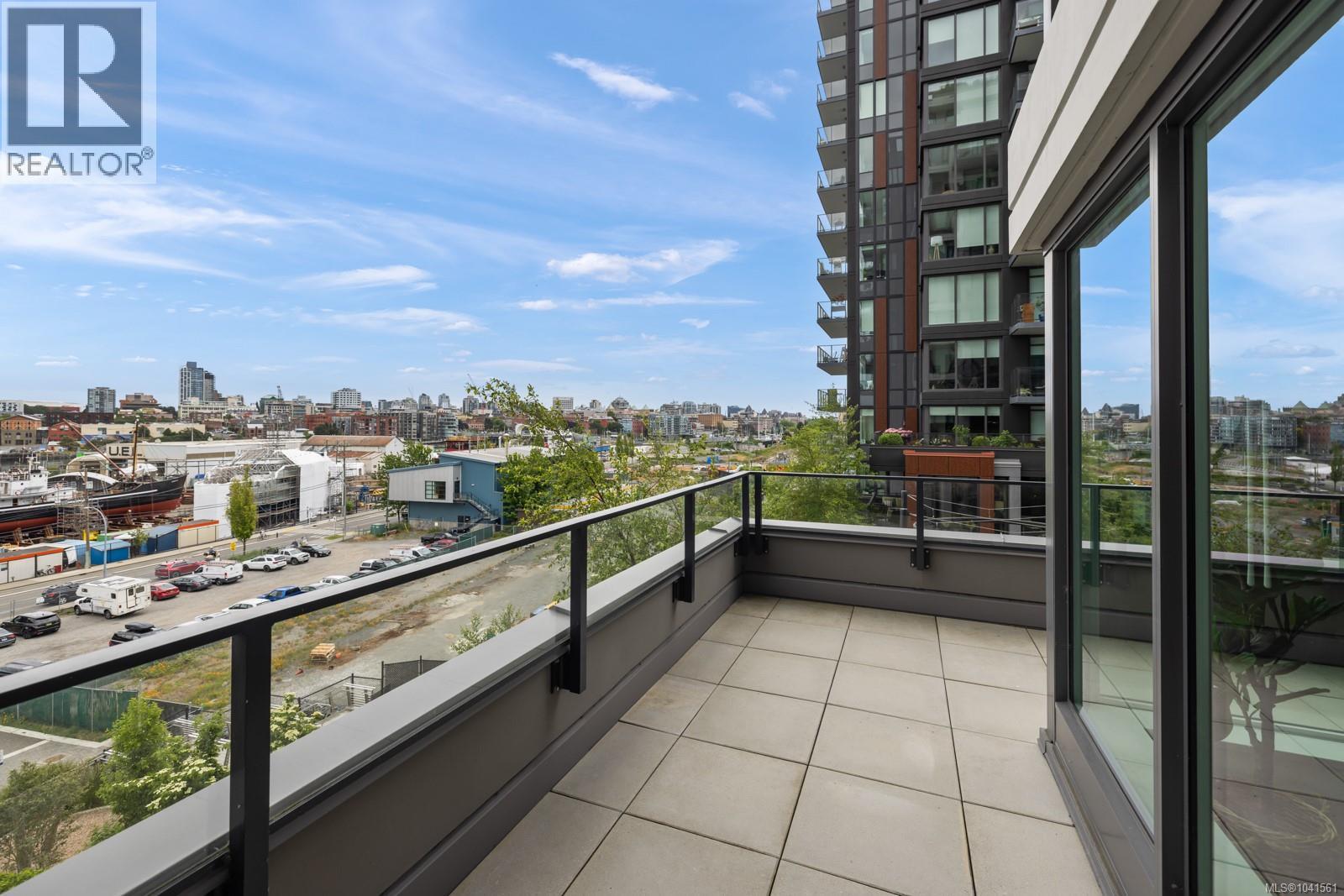 #303 369 Tyee Rd - 17