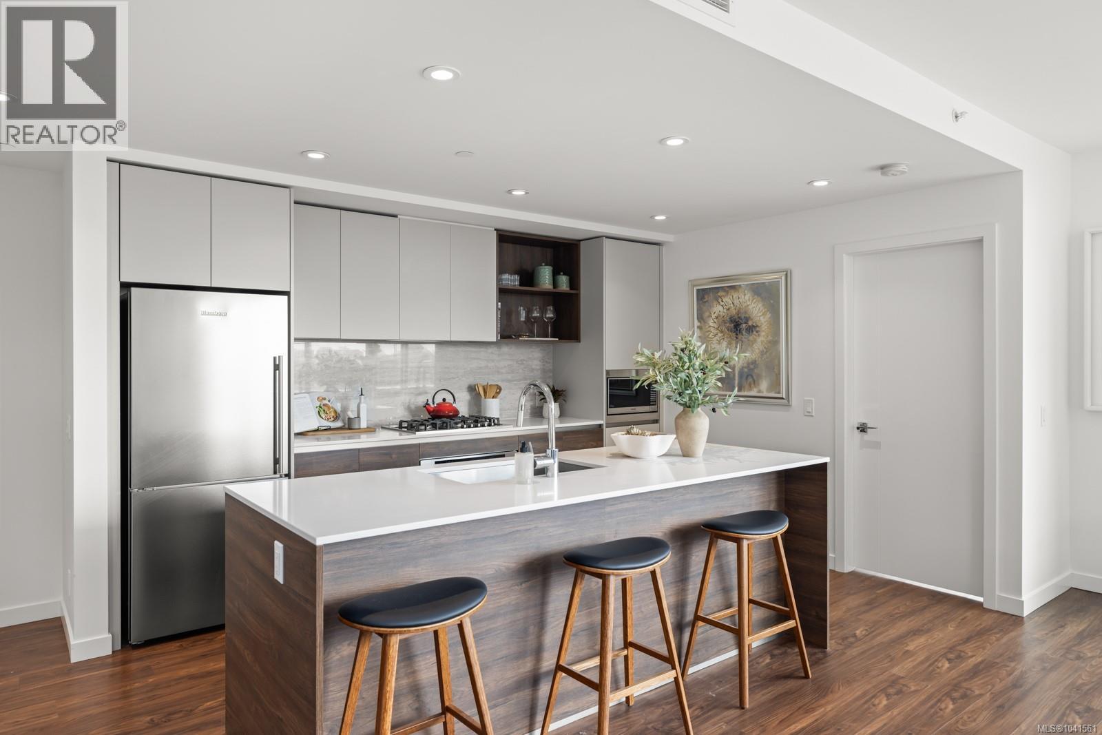 #303 369 Tyee Rd - 8