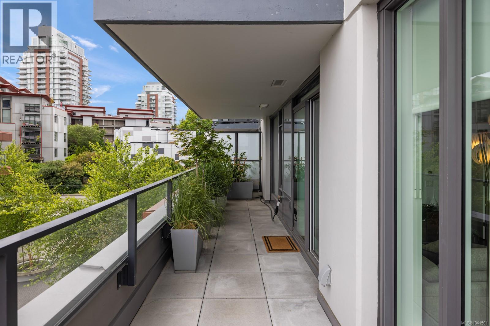 #303 369 Tyee Rd - 19