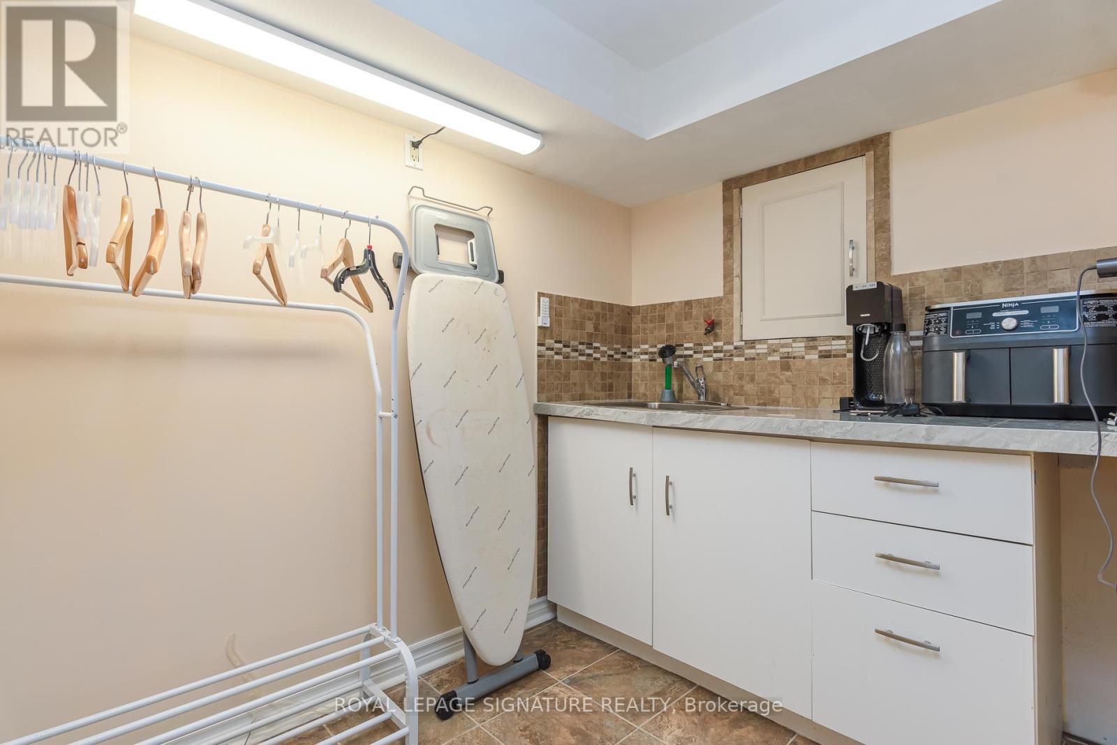 27 AUTUMN RIDGE TRAIL - 39