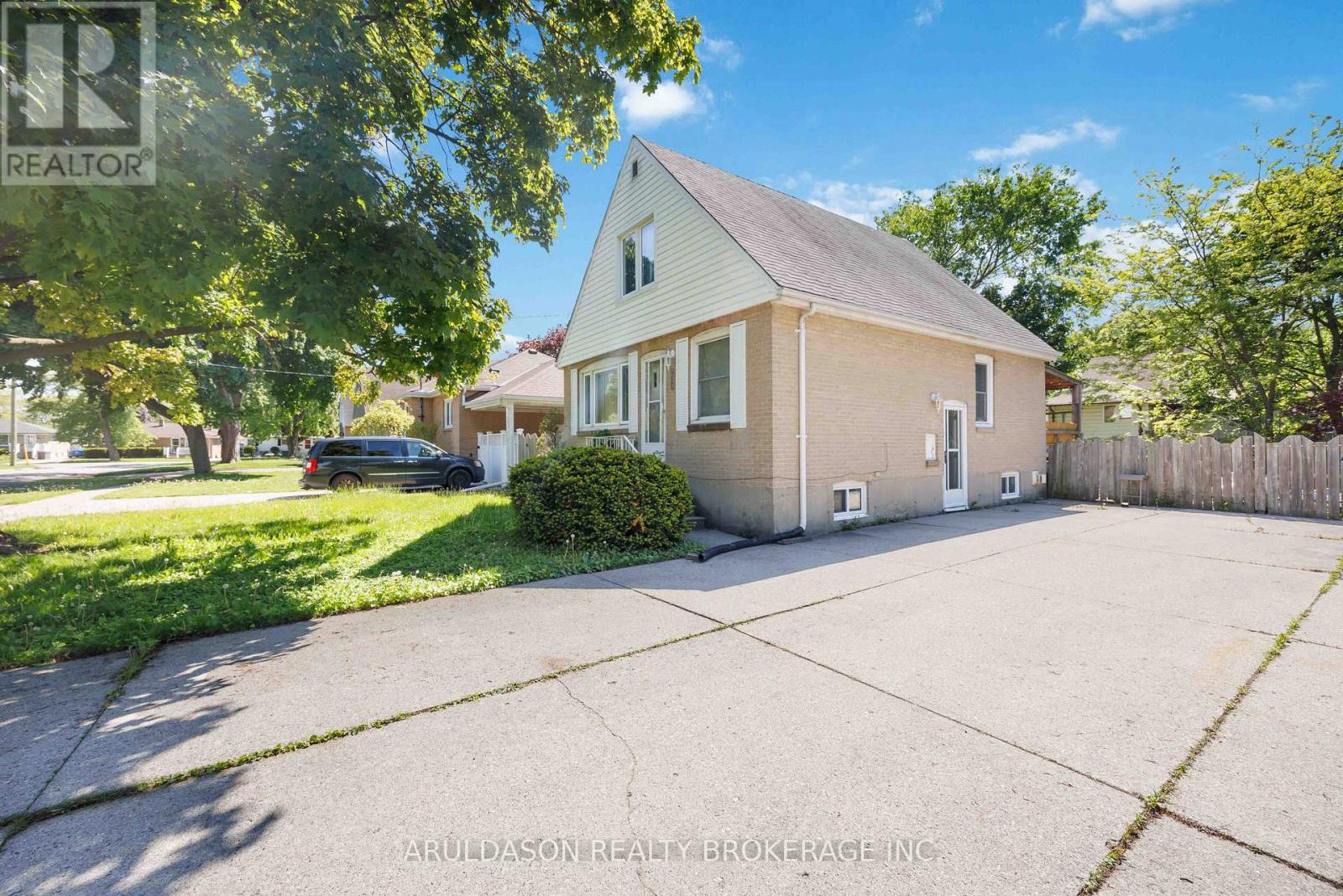 457 MONTCALM AVENUE - 2