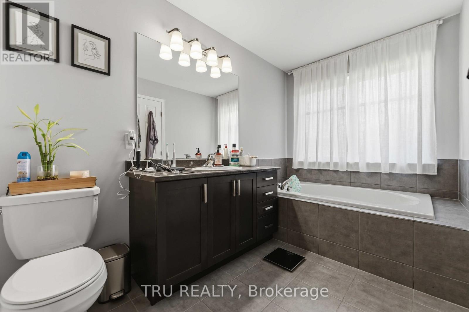 3 Bed, 3 Bath House for Rent in Ottawa – 205 LOSINO CRESCENT, Ottawa – MLS# X13494320 - Image 21