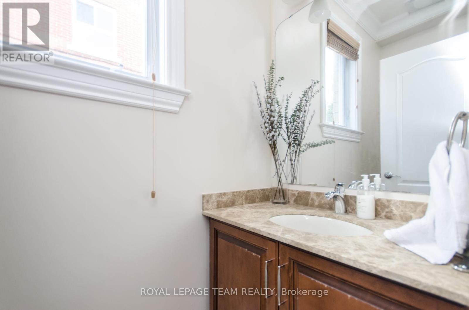 3 Bed, 3 Bath House for Rent in Ottawa – A – 526 HILSON AVENUE, Ottawa – MLS# X13491584 - Image 9