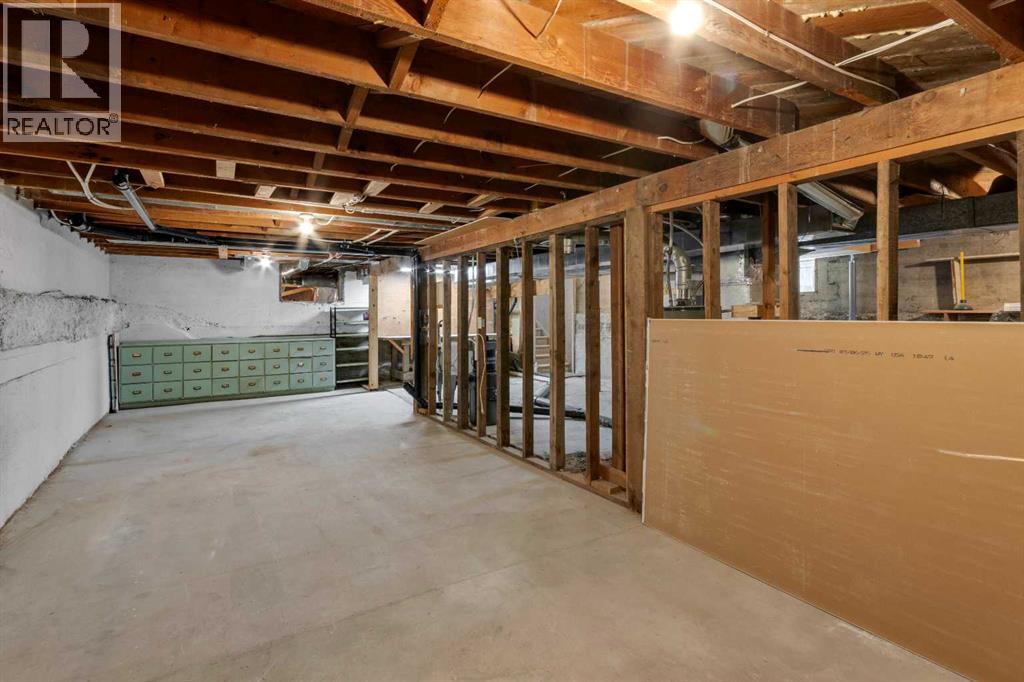 415 Centre Street — photo 24