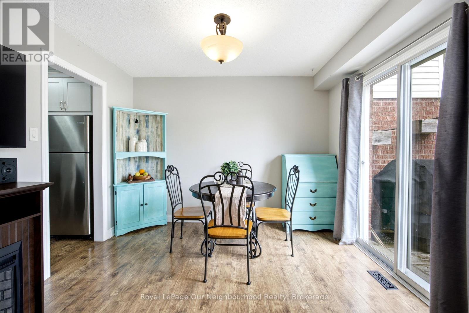 25 HANNING COURT - 10