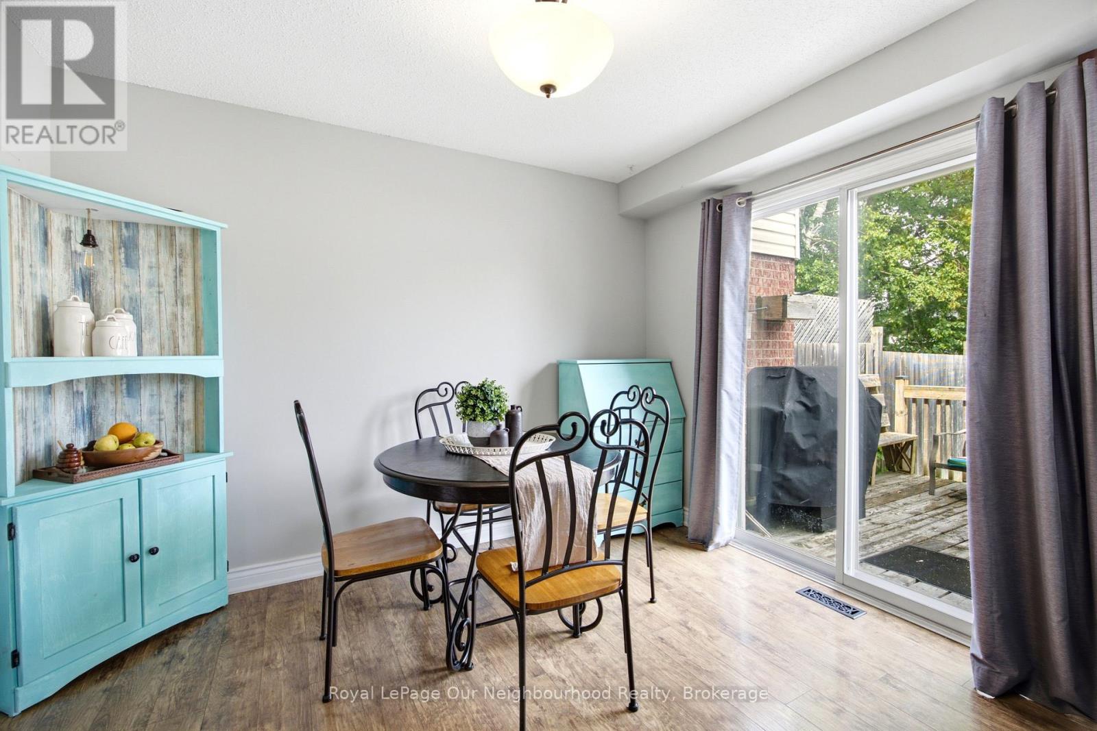25 HANNING COURT - 11