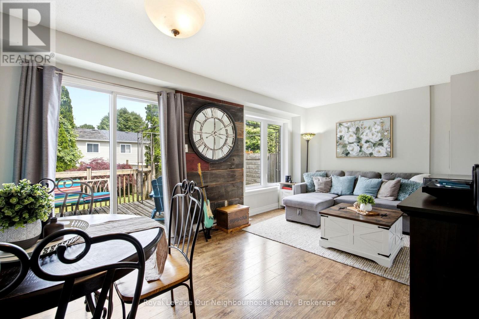 25 HANNING COURT - 12
