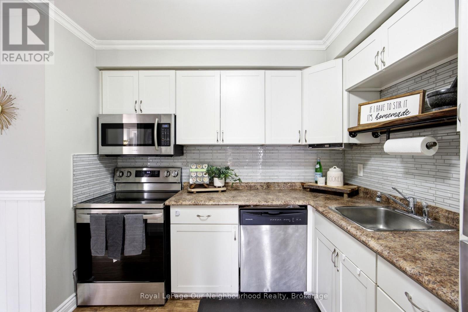 25 HANNING COURT - 16