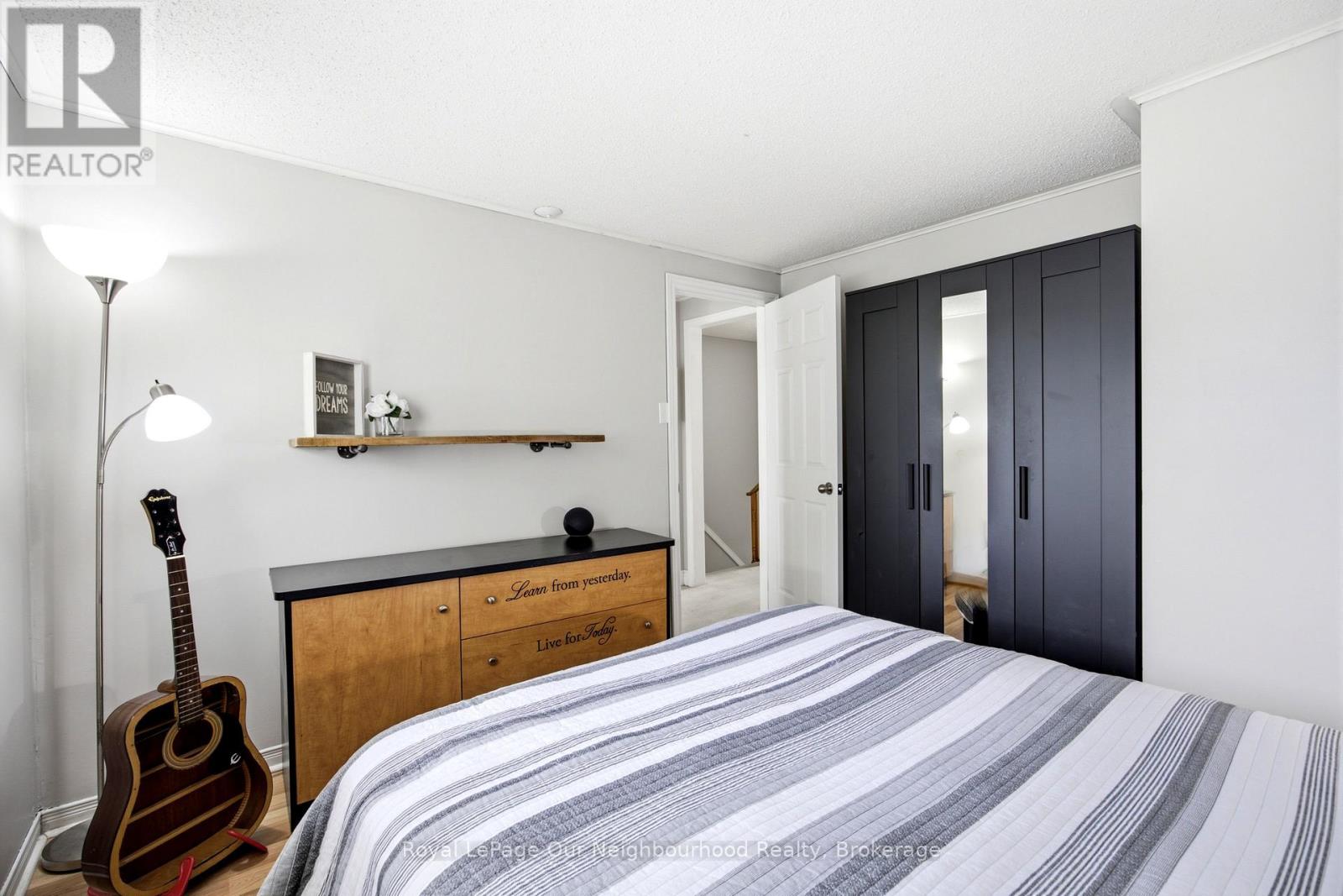 25 HANNING COURT - 21