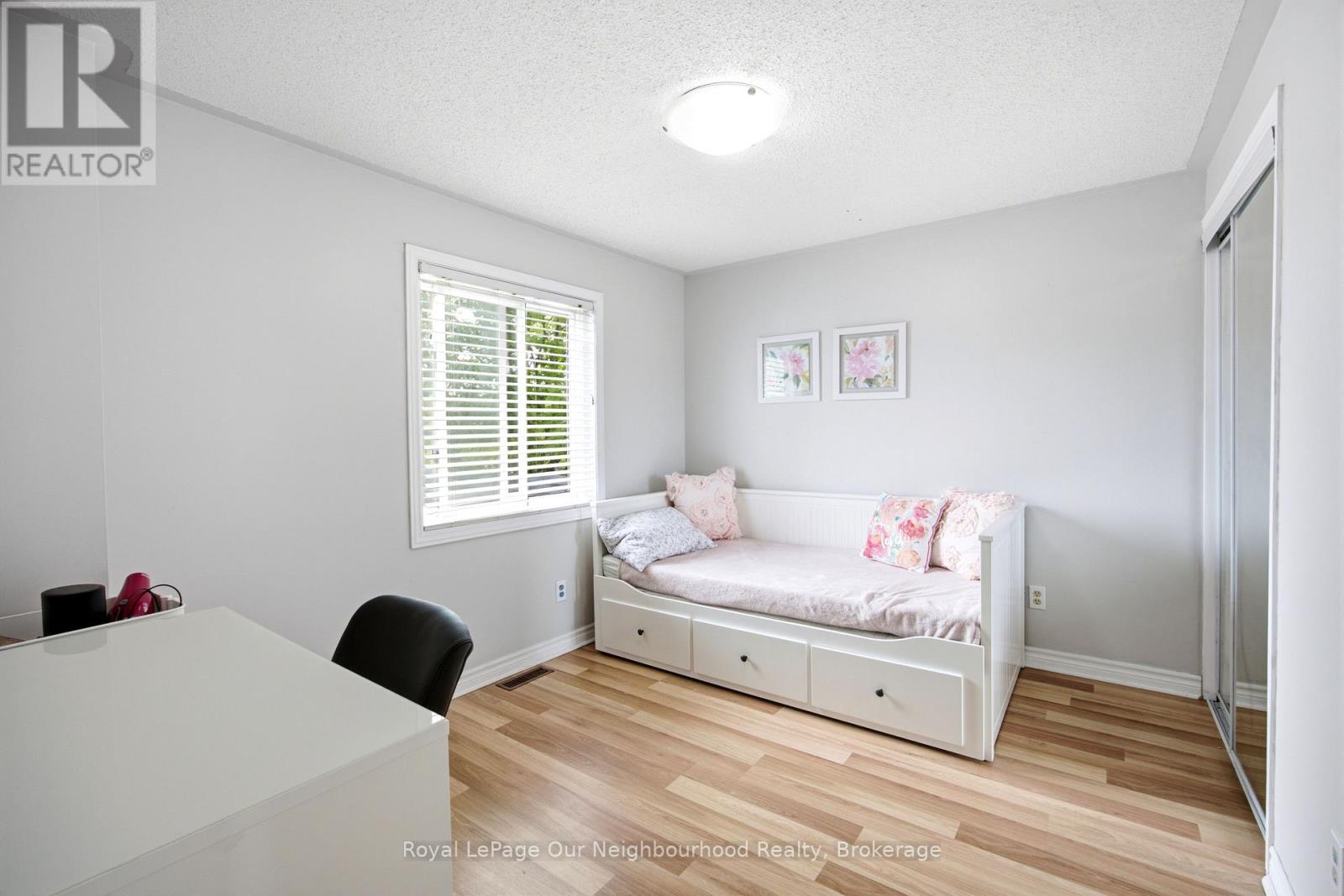 25 HANNING COURT - 22