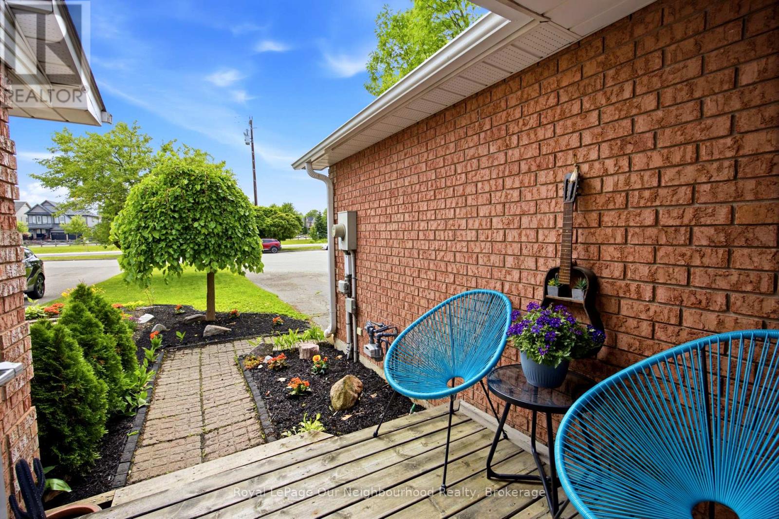 25 HANNING COURT - 3