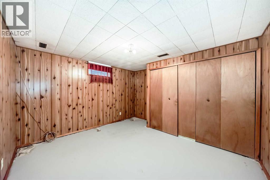 3132 48 Street SW - 31