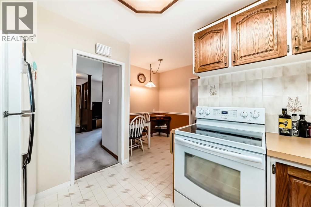 3132 48 Street SW - 8