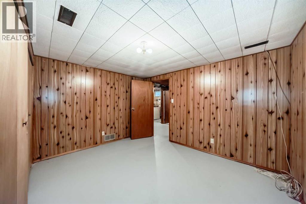 3132 48 Street SW - 30