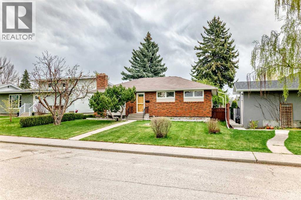 3132 48 Street SW - 47