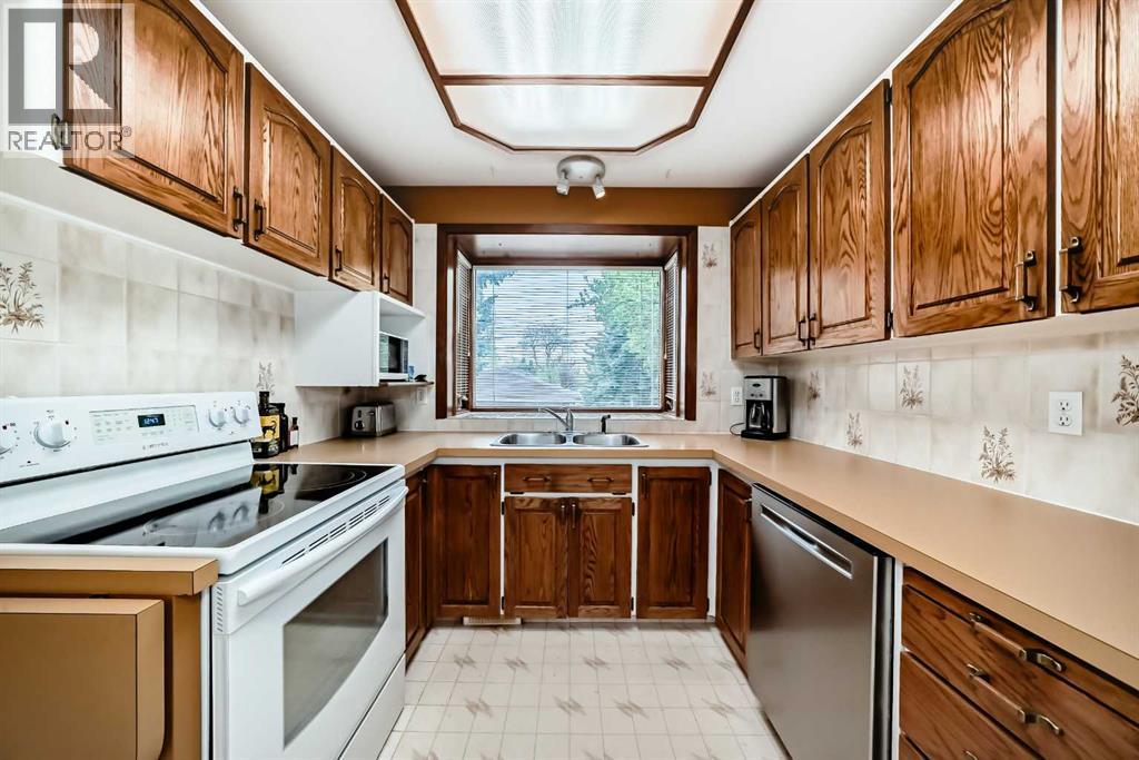 3132 48 Street SW - 6