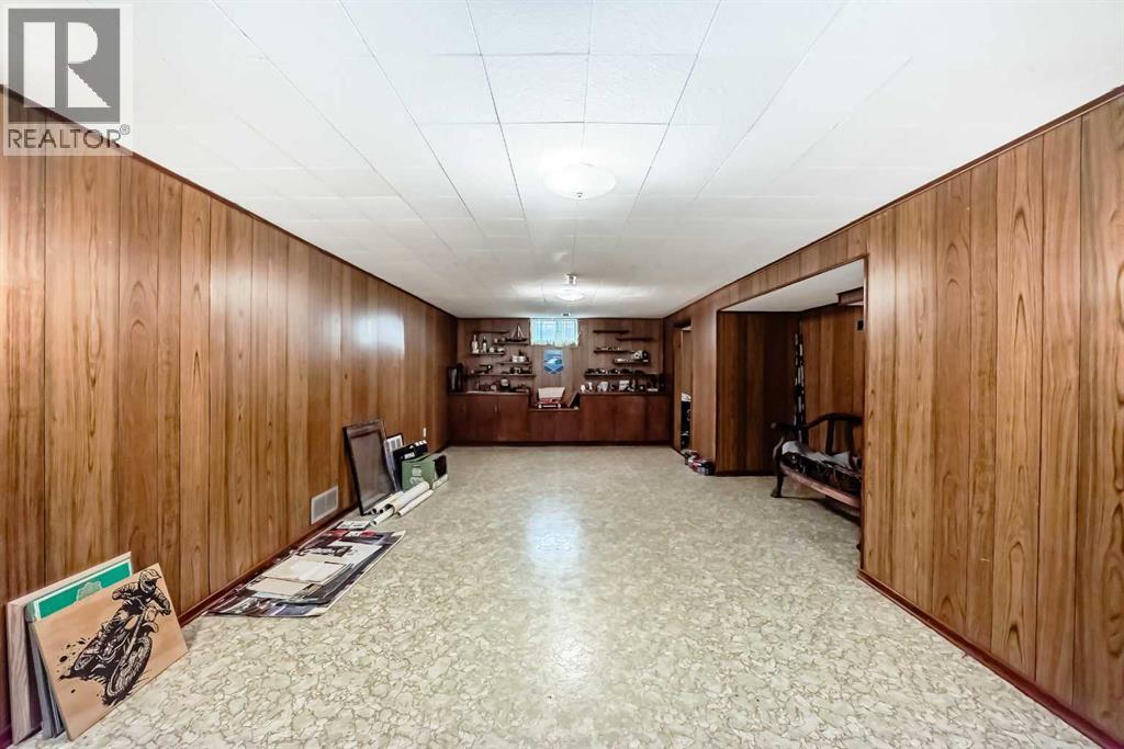 3132 48 Street SW - 29