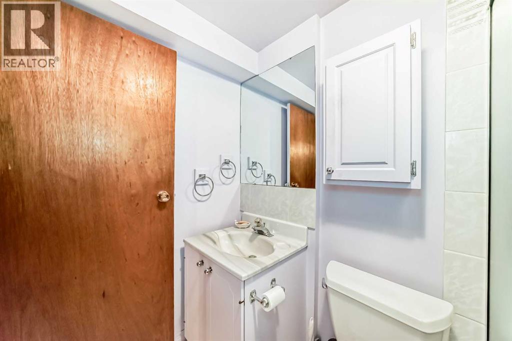 3132 48 Street SW - 34