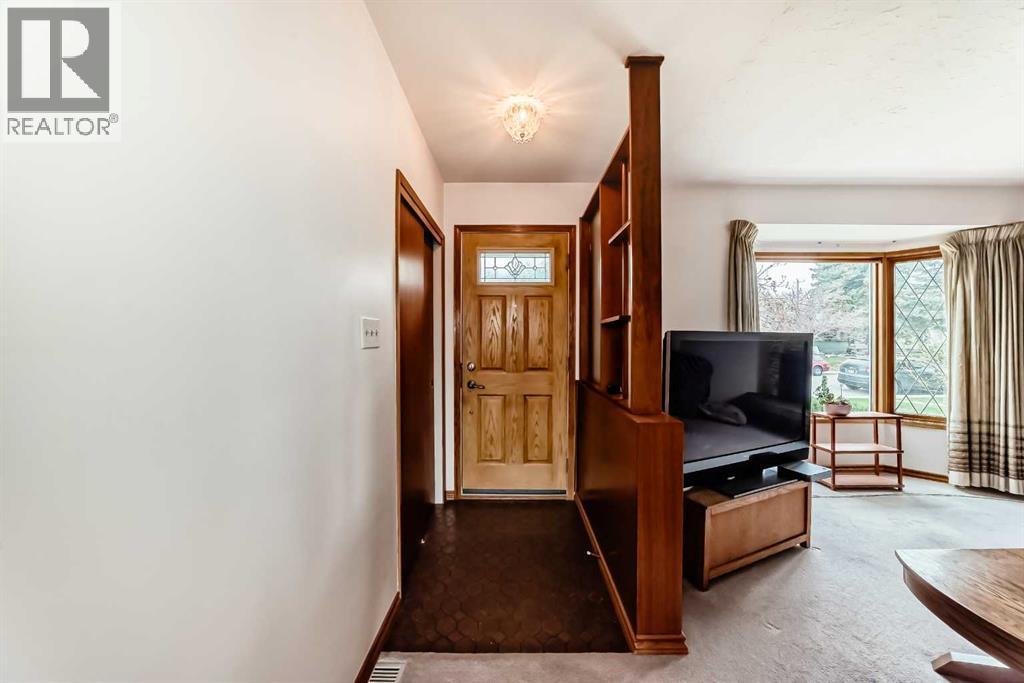 3132 48 Street SW - 4