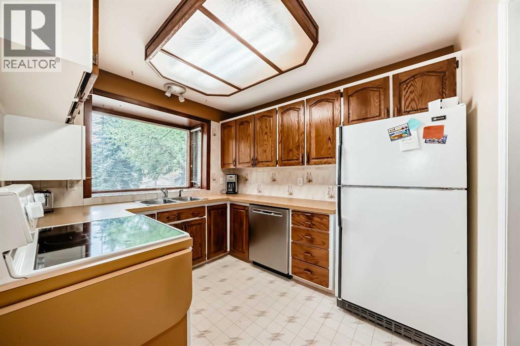 3132 48 Street SW - 5