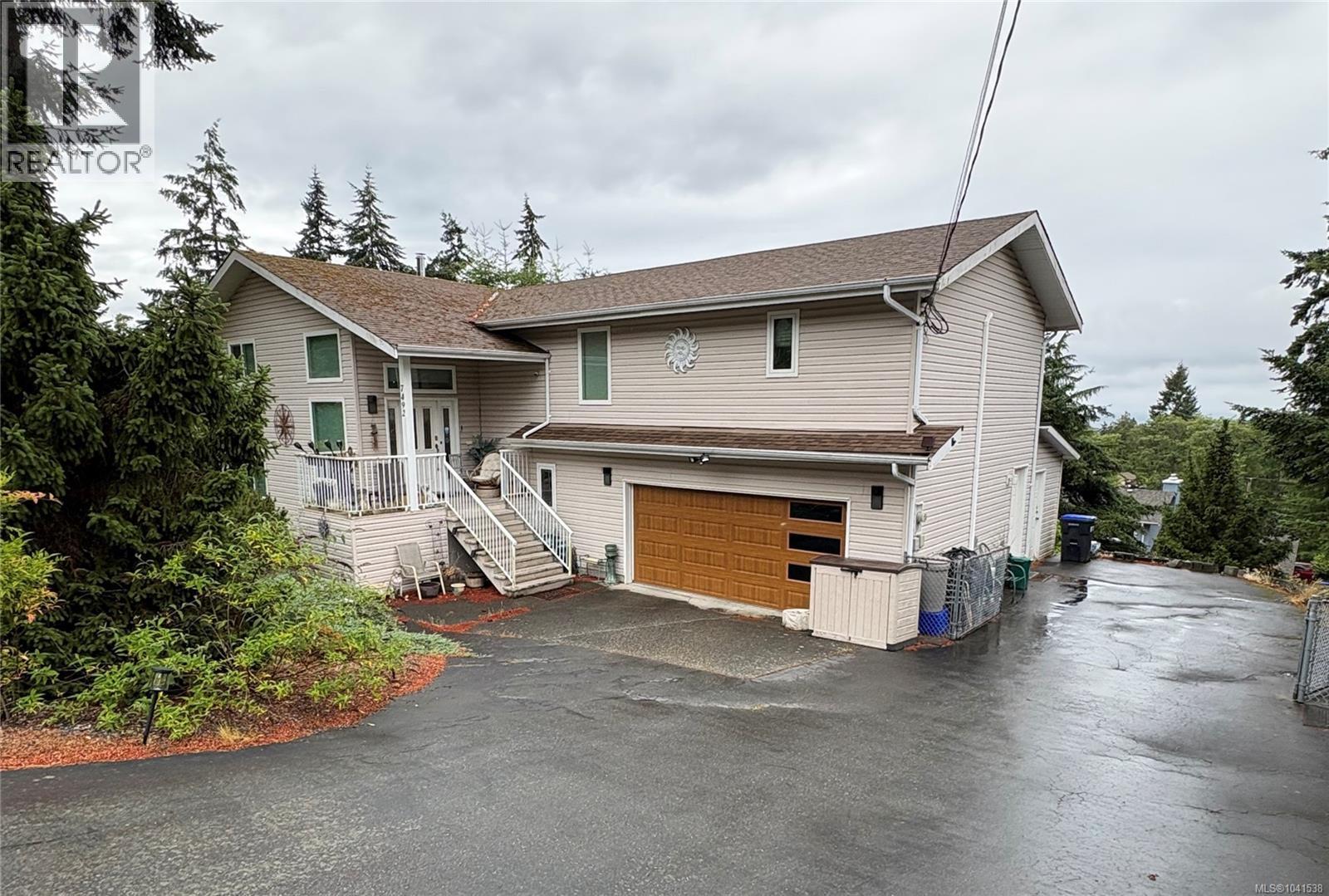 7492 Clark Cres - 1
