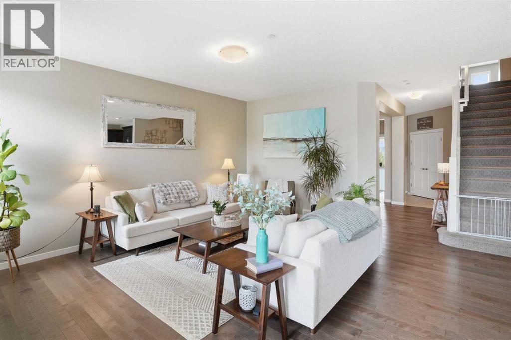 186 Howse Rise NE - 8