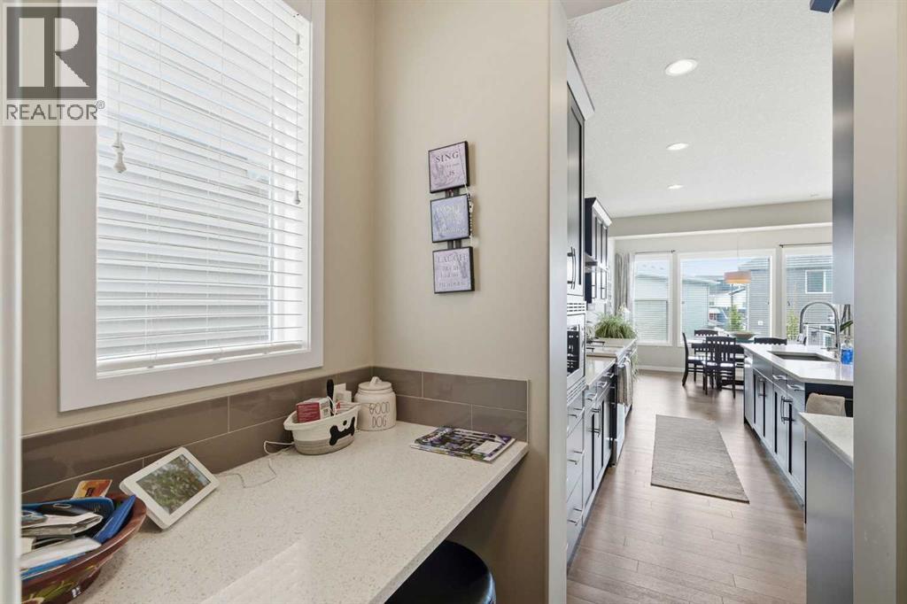 186 Howse Rise NE - 15