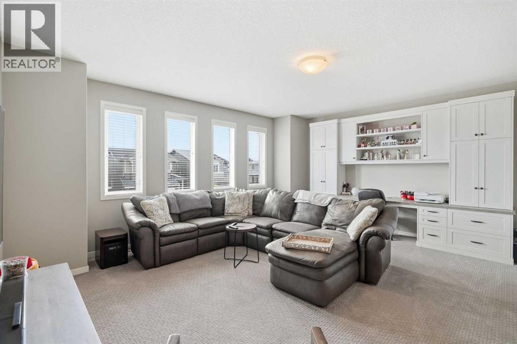 186 Howse Rise NE - 17
